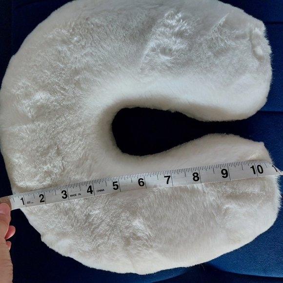 Fluffy Furry Super Soft Comfortable White Neck Pillow Perfect for Traveling Home - Picture 4 of 4